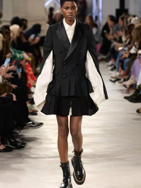 Sacai SS-2023 (весна-лето 2023) (97091-sacai-ss-2023-01.jpg)