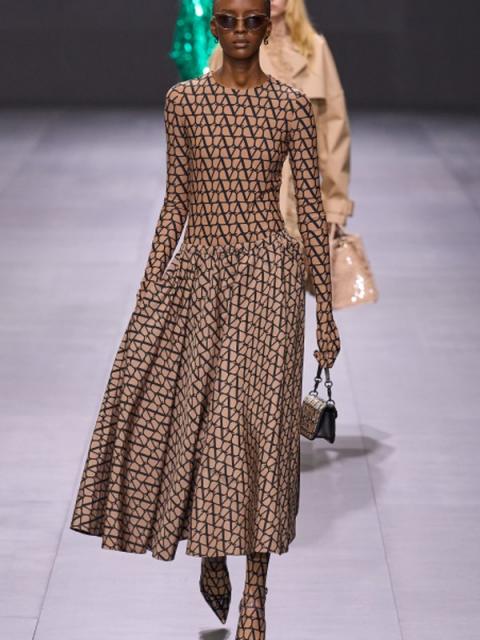 Valentino SS-2023 (весна-лето 2023) (97092-valentino-ss-2023-08.jpg)