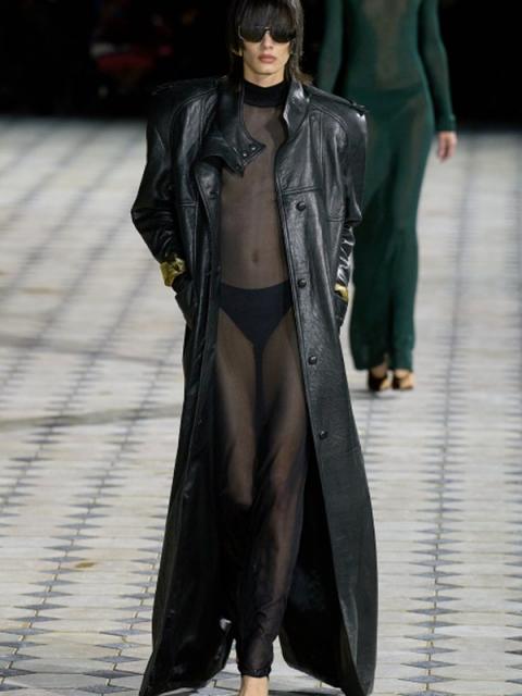 Saint Laurent SS-2023 (весна-лето 2023) (97108-Saint-Laurent-SS-2023-03.jpg)