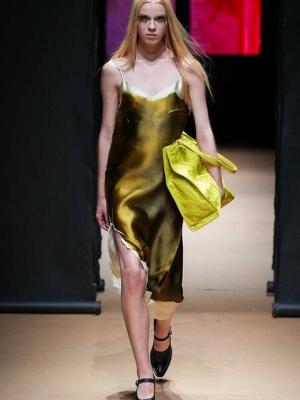 Prada SS-2023 (весна-лето 2023) (97380-Prada-SS-2023-05.jpg)