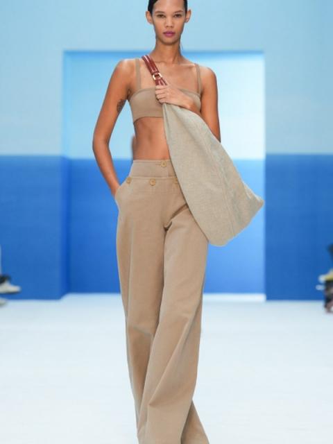 Max Mara SS-2023 (весна-лето 2023) (97444-Max-Mara-SS-2023-14.jpg)