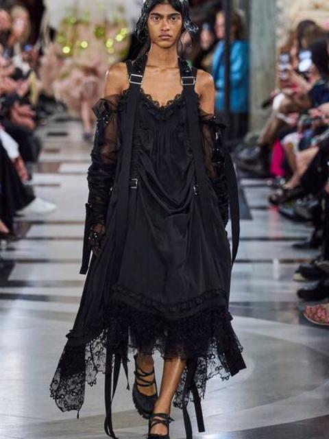 Simone Rocha SS-2023 (весна-лето 2023) (97602-Simone-Rocha-SS-2023-04.jpg)