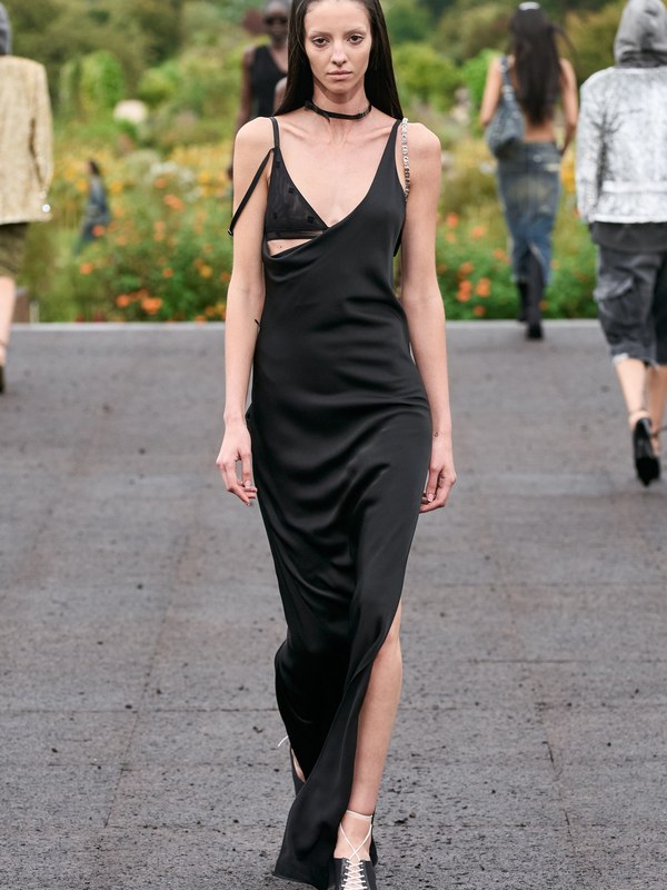 Givenchy SS-2023 (весна-лето 2023) (97723-Givenchy-SS-2023-11.jpg)