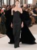 Schiaparelli Couture весна-лето 2023 (97908-Sciaparelli-SS-2023-08.jpg)