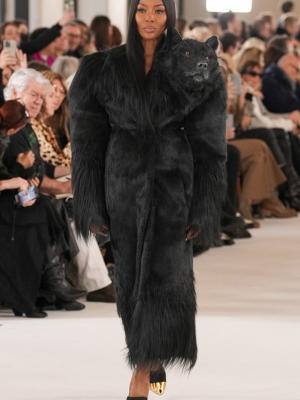 Schiaparelli Couture весна-лето 2023 (97908-Sciaparelli-SS-2023-10.jpg)