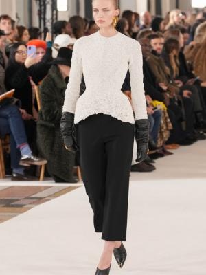 Schiaparelli Couture весна-лето 2023 (97908-Sciaparelli-SS-2023-b.jpg)