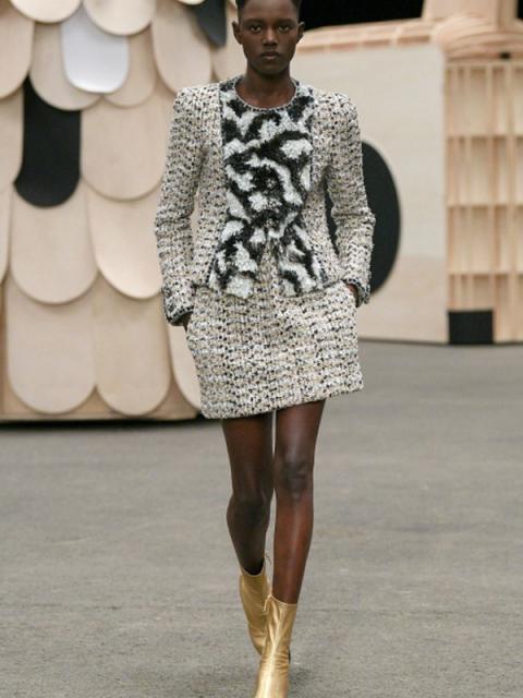 Chanel Couture весна-лето 2023 (97922-Chanel-SS-2023-05.jpg)
