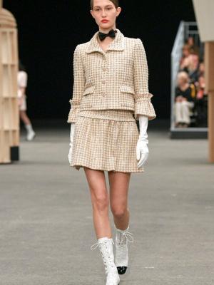 Chanel Couture весна-лето 2023 (97922-Chanel-SS-2023-06.jpg)
