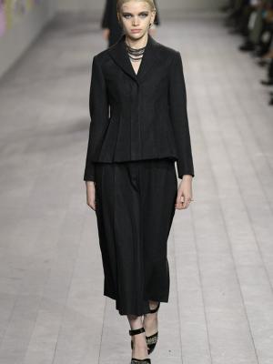 Dior Couture весна-лето 2023 (97937-Dior-Couture-SS-2023-02.jpg)