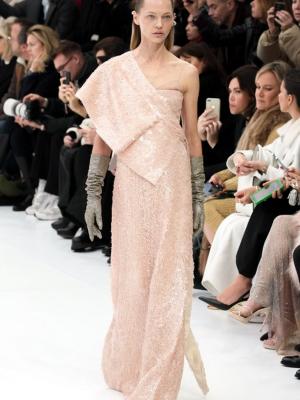 Fendi Couture весна-лето 2023 (97967-Fendi-Couture-SS-2023-05.jpg)