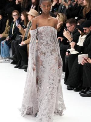 Fendi Couture весна-лето 2023 (97967-Fendi-Couture-SS-2023-09.jpg)