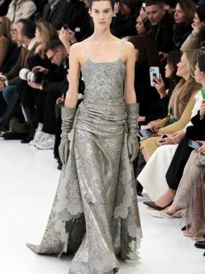 Fendi Couture весна-лето 2023 (97967-Fendi-Couture-SS-2023-10.jpg)