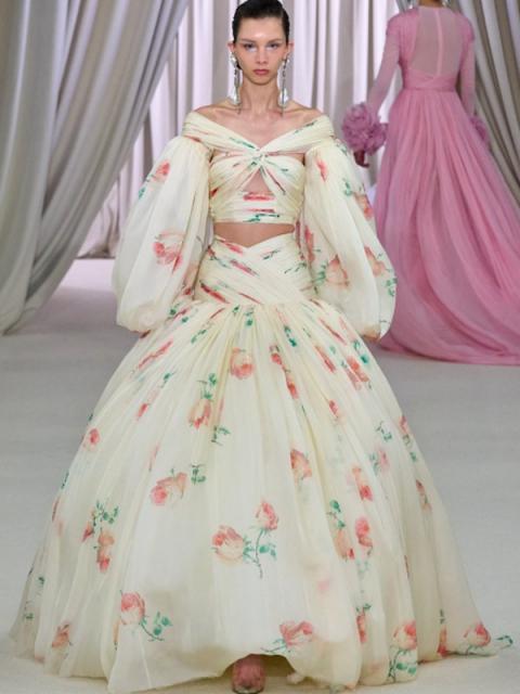 Giambattista Valli Couture весна-лето 2023 (97997-Giambattista-Valli-SS-2023-04.jpg)