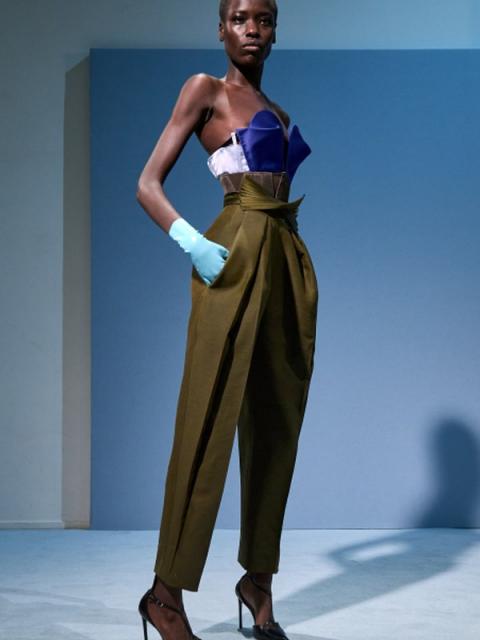 Jean Paul Gaultier Couture весна-лето 2023 (98010-Jean-Paui-Gaultier-SS-2023-03.jpg)