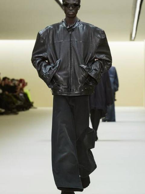 Balenciaga FW-2023 (осень-зима 2023) (98448-Balenciaga-FW-2023-07.jpg)