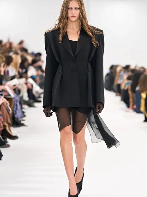 Givenchy FW-2023 (осень-зима 2023) (98758-Givenchy-FW-2023-01.jpg)