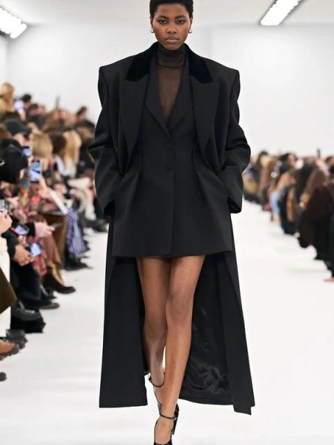 Givenchy FW-2023 (осень-зима 2023) (98758-Givenchy-FW-2023-b.jpg)