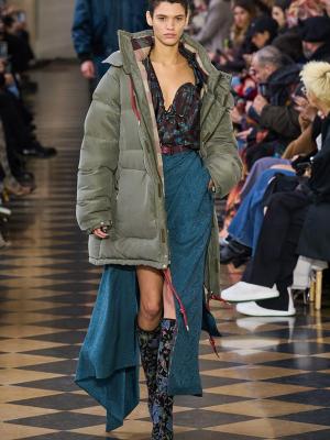 Andreas Kronthaler for Vivienne Westwood осень-зима 2023/24 (98943-Andreas-Kronthaler-FW-2023-08.jpg)