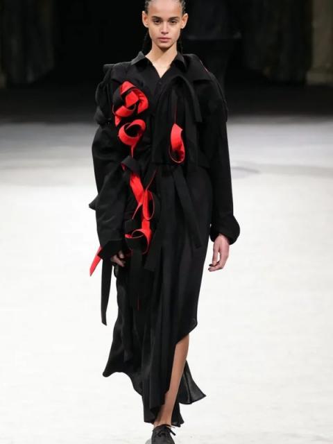 Yohji Yamamoto FW-2023/24 (осень-зима 2023/24) (99037-Yonji-Yamamoto-FW-2023-08.jpg)