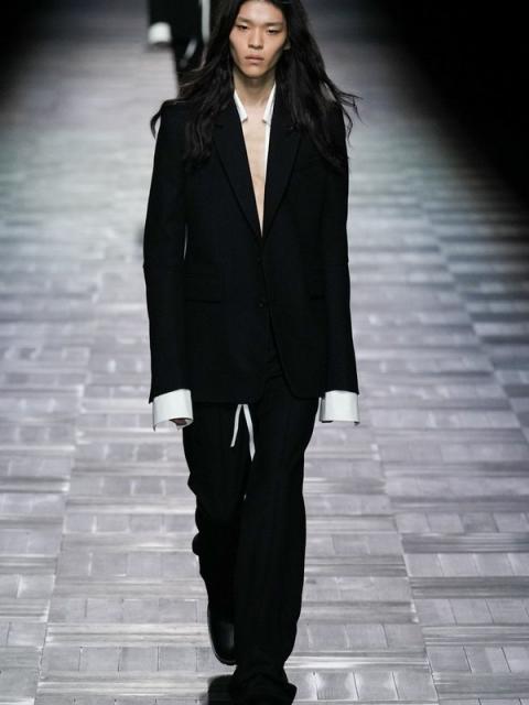 Ann Demeulemeester FW-2023/24 (осень-зима 2023/24) (99067-Ann-Demeulemeester-FW-2023-04.jpg)