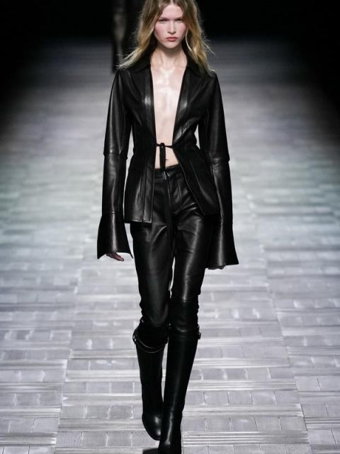 Ann Demeulemeester FW-2023/24 (осень-зима 2023/24) (99067-Ann-Demeulemeester-FW-2023-07.jpg)