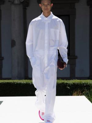 Valentino Menswear SS-2024 (весна-лето 2024) (99575-Valentino-Menswear-SS-2023-03.jpg)