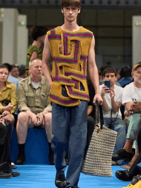 JW Anderson Menswear 2024 (весна-лето 2024) (99588-JW-Anderson-Menswear-2024-06.jpg)