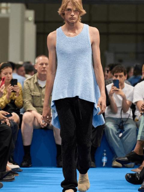 JW Anderson Menswear 2024 (весна-лето 2024) (99588-JW-Anderson-Menswear-2024-07.jpg)