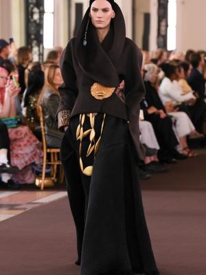 Schiaparelli Couture осень-зима 2023 (99702-Sciaparelli-Couture-FW-2023-05.jpg)